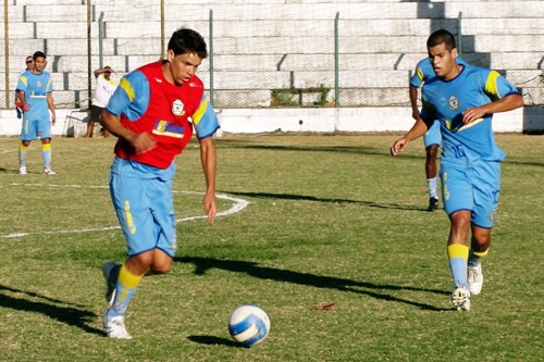 Titulares do Macaé vencem o coletivo por 3 a 0