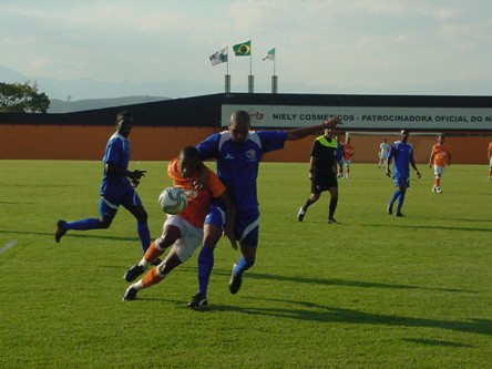 Nova Iguaçu bate o CFZ no Laranjão: 2 a 0