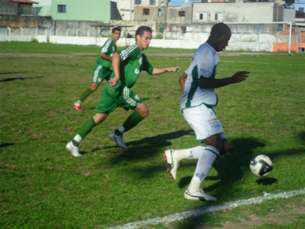 Serra Macaense vence e fica com a última vaga para a Série B: 3 a 0