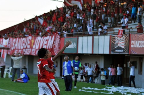 América vira para cima do Rio Branco e é líder na Série D: 3 a 2