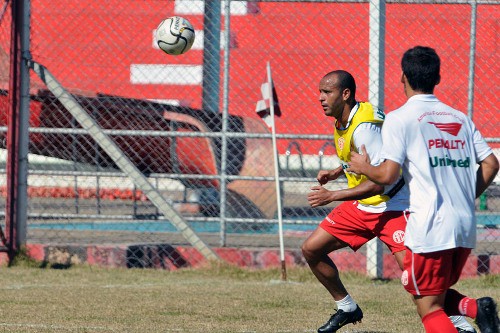 Recuperado de contusão, Bruno Reis vive expectativa de voltar a jogar