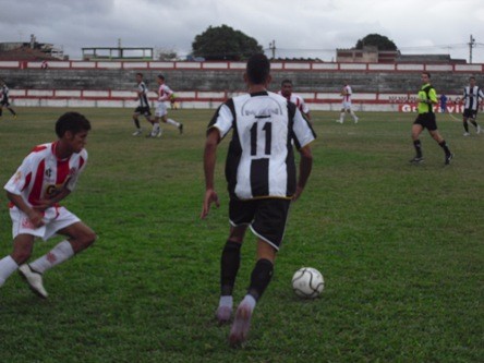 Bangu derrota o Resende e volta a liderança do Grupo B: 1 a 0