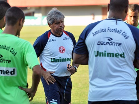 Arthur Bernardes tem dúvida para a partida decisiva contra o Boavista