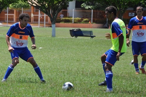 Nova Iguaçu treina pensando na partida contra o Americano