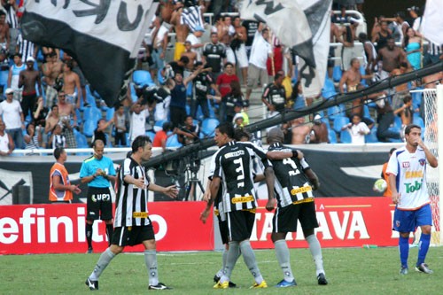 De virada, Botafogo vence o Duque de Caxias: 2 a 1