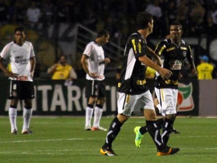 Botafogo vence o Corinthians dentro do Pacaembu