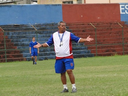 Manoel Neto deixa o comando do Bonsucesso