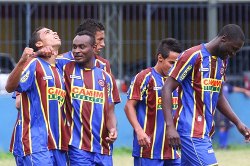 Jogadores lamentam saída do técnico Roy