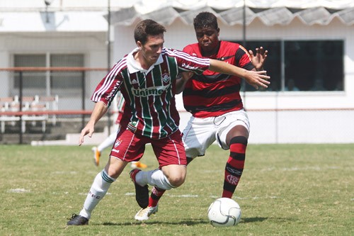 Empate no primeiro jogo decisivo do Torneio Guilherme Embry