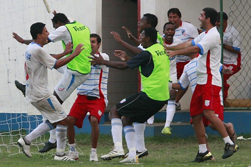 São João da Barra goleia e assume a liderança na Série B