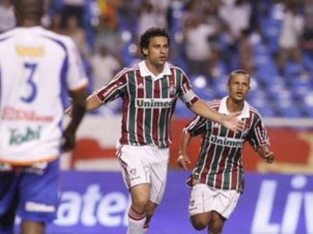 Fred brilha novamente, Fluminense vence e garante vaga na semifinal