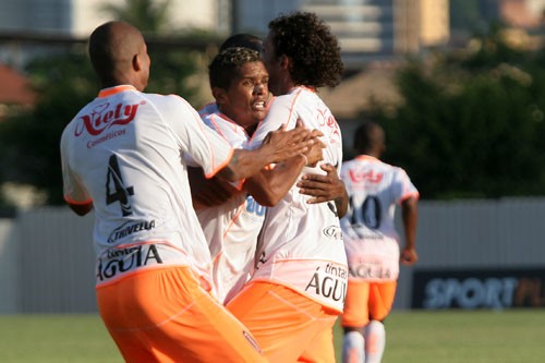 Nova Iguaçu recebe o Duque de Caxias no clássico da Baixada