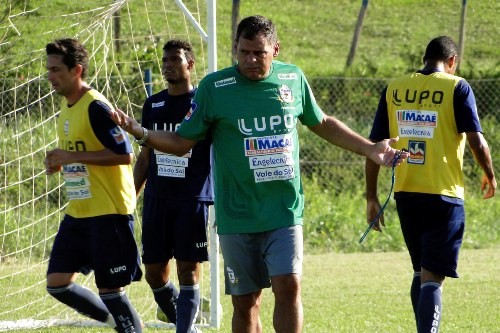 Toninho Andrade começa a definir a equipe para partida em Resende