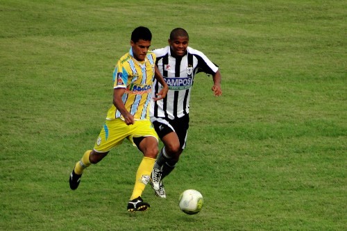 Americano vence o duelo contra o Macaé: 2 a 1