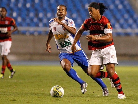 Flamengo vence o Duque de Caxias no Engenhão: 2 a 0