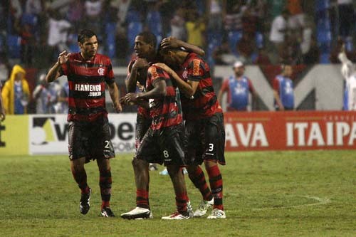 Flamengo vence o clássico e está a uma vitória do título Estadual