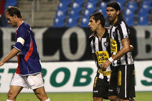 Botafogo vence o Paraná e avança na Copa do Brasil