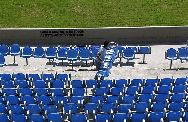 Cadeiras do Maracanã serão doadas ao Madureira