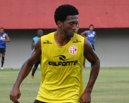 Madureira contrata o atacante Wellington para a Série C