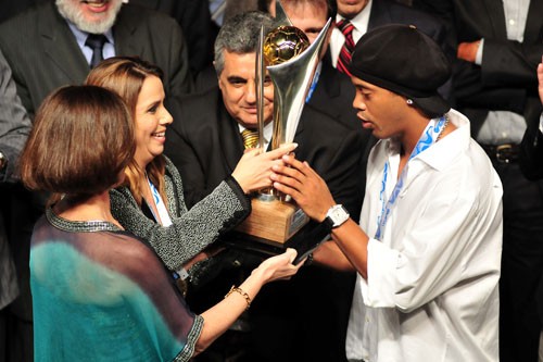 Flamengo recebe o troféu de Campeão Estadual 2011