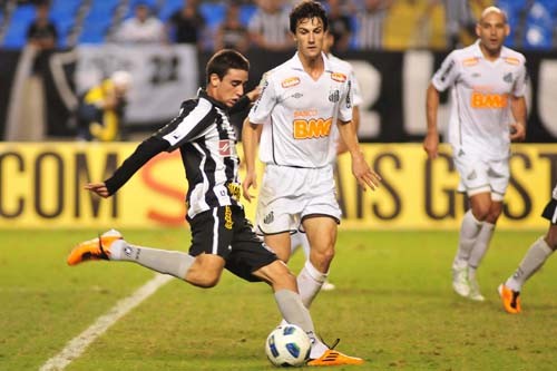 Botafogo vence o Santos e conquista a primeira vitória no Brasileirão