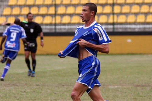 Quissamã vence o Tigres e se mantém na liderança