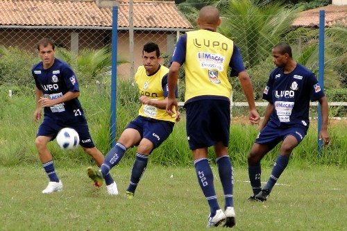 Macaé Esporte faz jogo-treino contra o Duque de Caxias