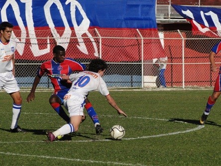 Friburguense goleia o Bonsucesso e encosta no G2