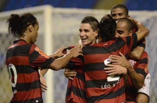 Ronaldinho brilha e Flamengo goleia o Atlético/MG