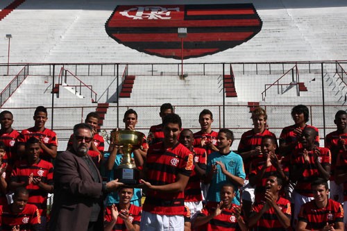 Campeões recebem a Taça Rio de Juniores