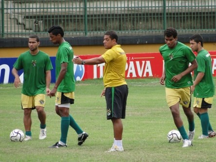 Tigres vai em busca da vitória no Leônidas da Silva