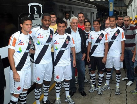 Vasco lança novo uniforme