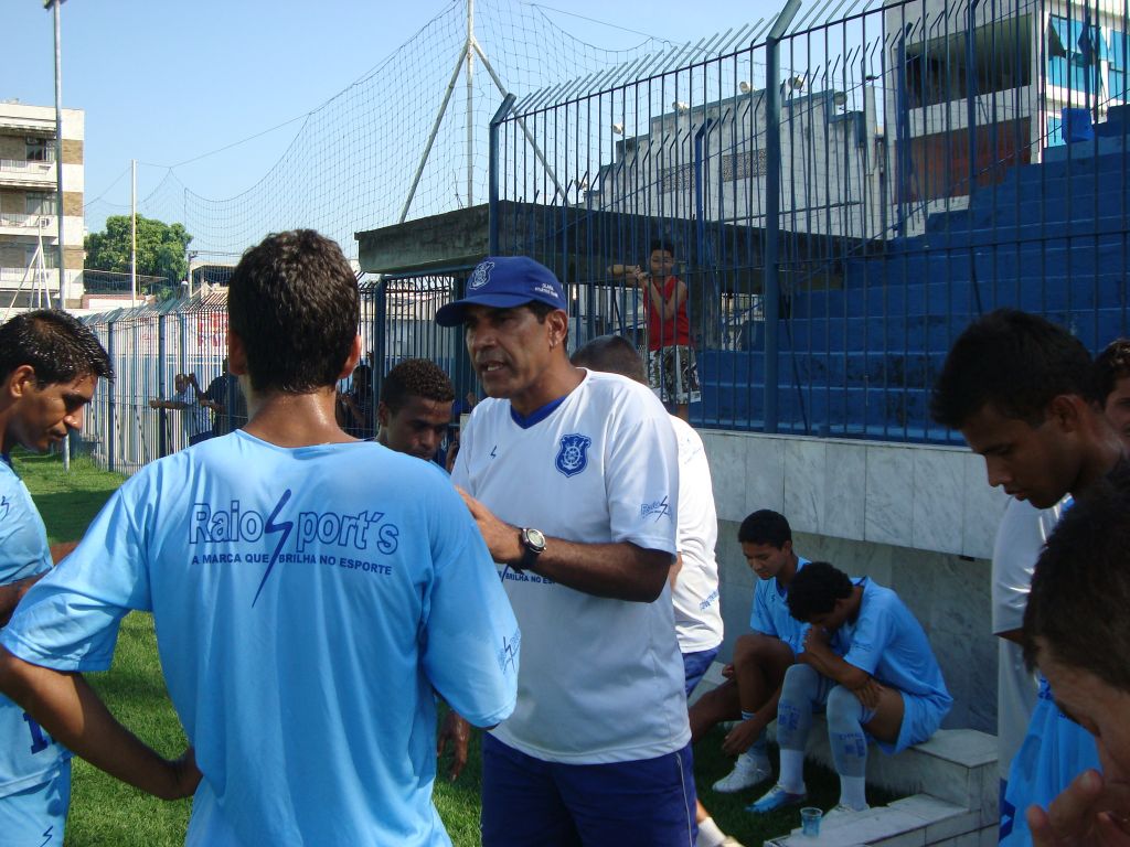 Acácio não é mais técnico do Olaria