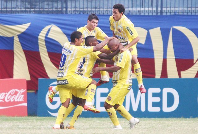 Madureira vence o Vila Nova e deixa zona de rebaixamento