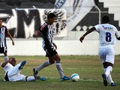 Madureira derrota Americano e se isola na liderança do Grupo F