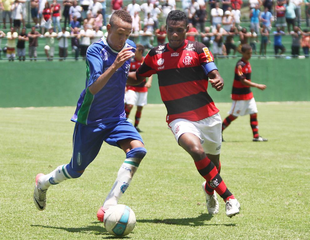 Flamengo vence primeiro jogo decisivo do Sub-17