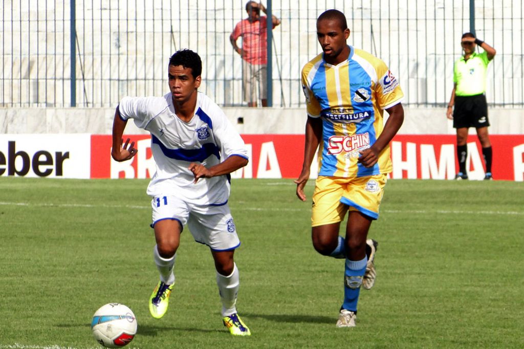 Com um gol no último minuto, Macaé vence o Olaria