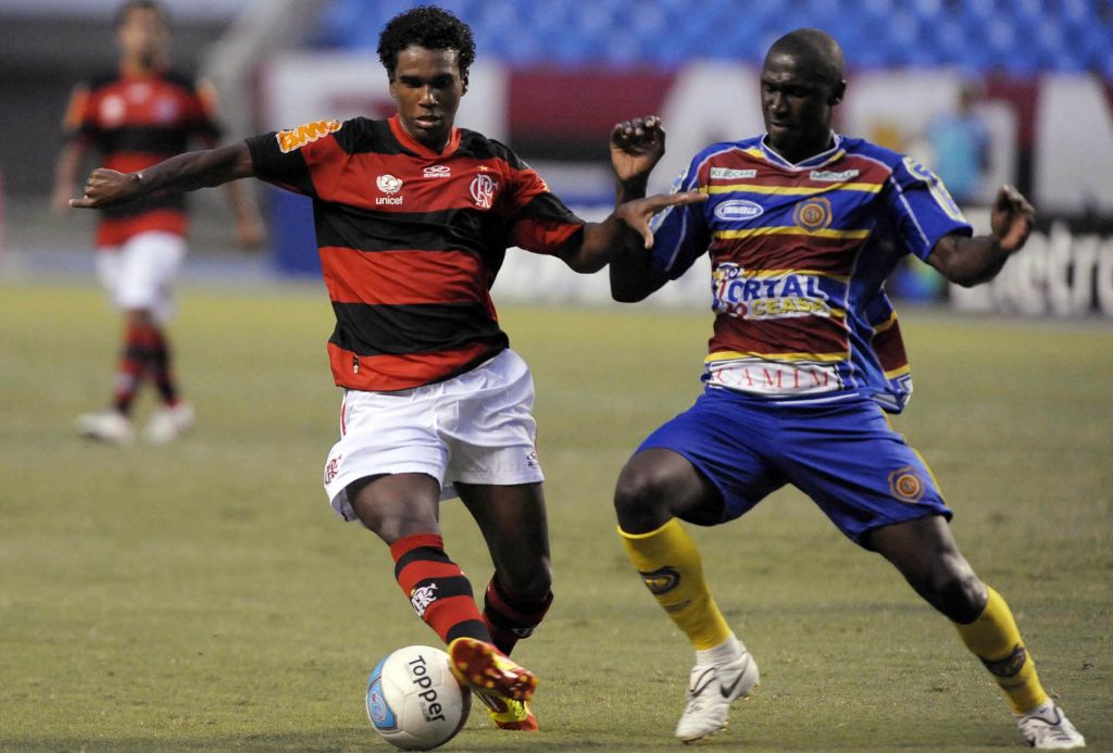 Rodrigo comemora boas atuações com a camisa do Madureira