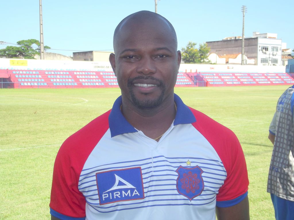 Marcão é apresentado como treinador do Bonsucesso