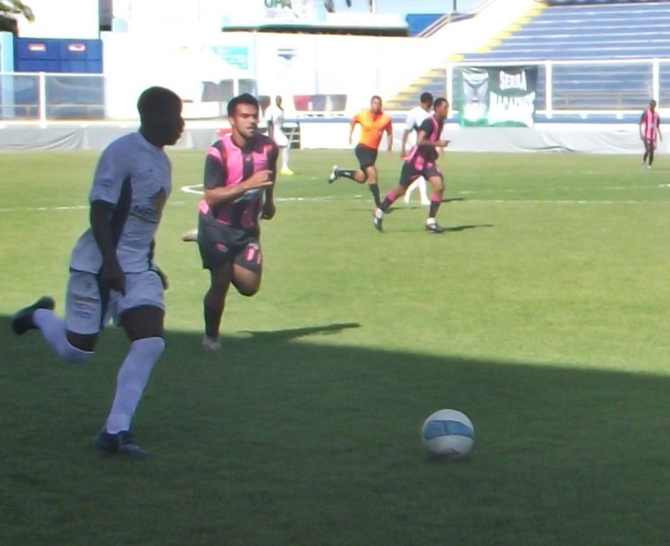 Rio Branco vence o Serra Macaense no Moacyrzão