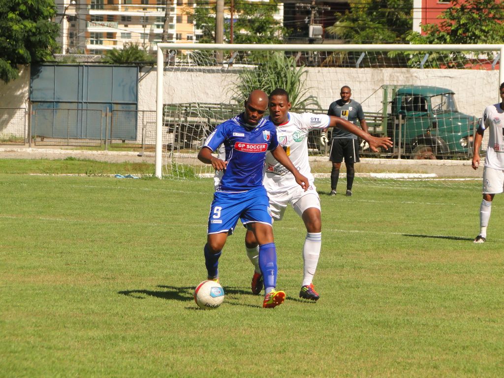 São João da Barra vence na estreia