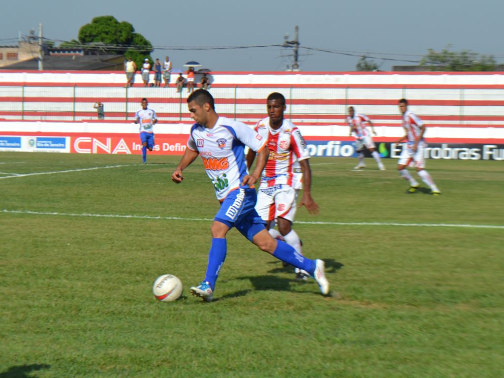 Duque de Caxias vence a primeira no Carioca