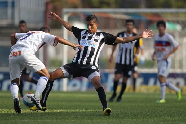 Volante do Resende é dúvida para jogo contra o Duque de Caxias