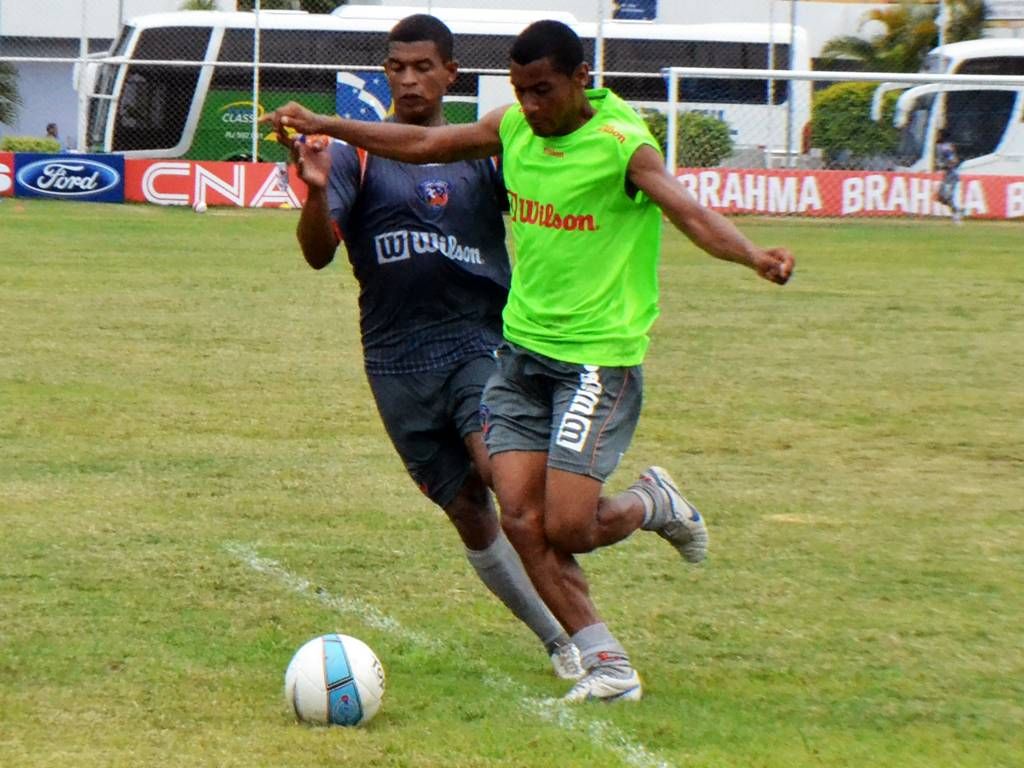 Duque de Caxias recebe o Resende sonhando com a semifinal