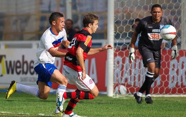 Flamengo vence o Friburguense no Moacyrzão: 1 a 0