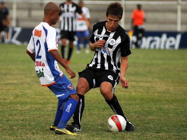 Resende lidera corrida pela vaga na Série D