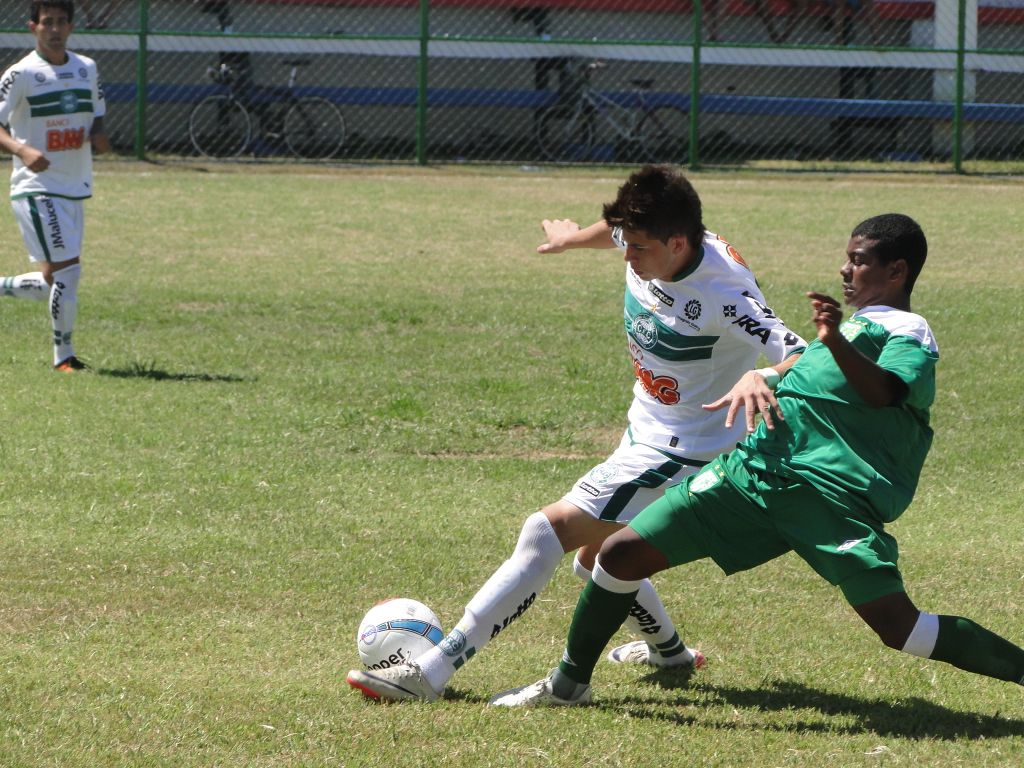 Coritiba goleia ECPP Vitória da Conquista e garante o primeiro lugar