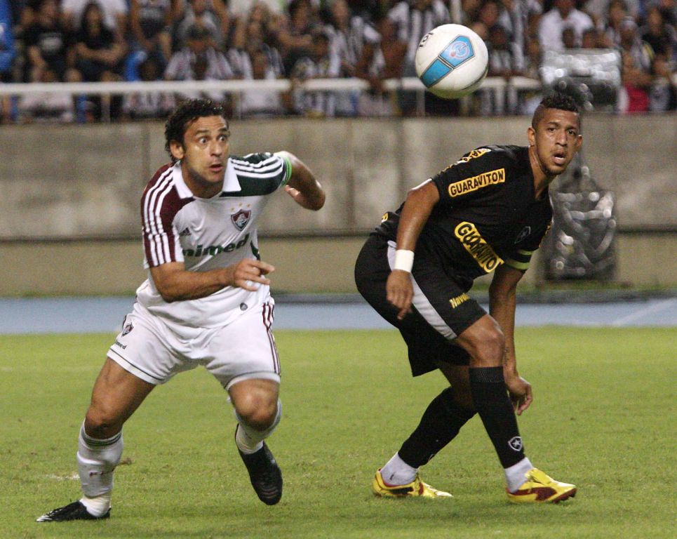 Botafogo e Fluminense empatam no Engenhão