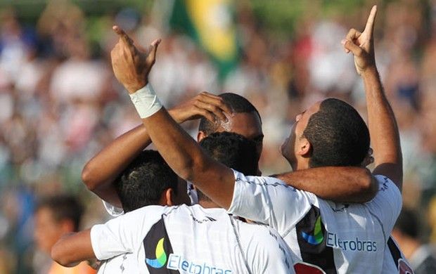 Vasco vence o Nova Iguaçu e pega o Flamengo