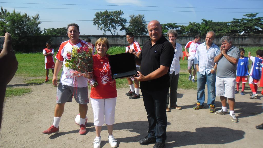 SAPERJ e FERJ prestam homenagem a Tia Ruth